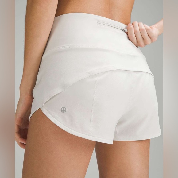 A Lululemon Speed Up High-Rise Lined Short 2.5" - Picture 2 of 6